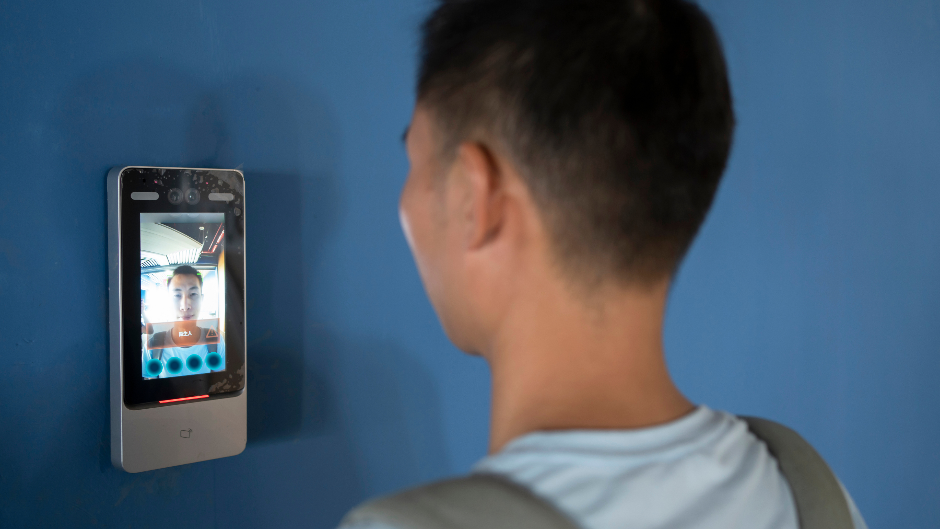 How Smart Cameras and Doorbells Improve Home Security